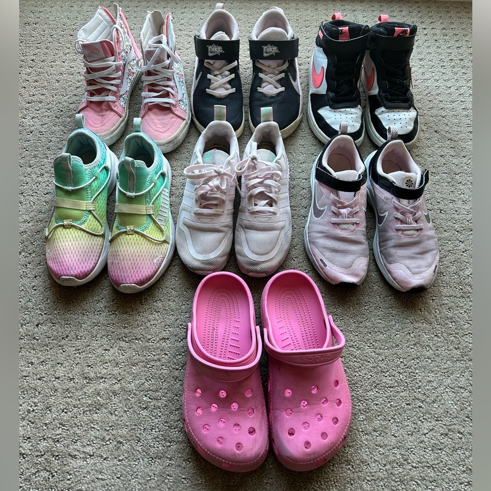 7 pairs of Girls shoes,Nike,Croc,Vans,Puma,Adidas -Size2/2.5/3